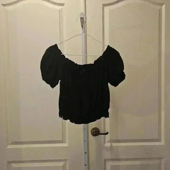Forever 21 Off-Shoulder Black Top - Picture 1 of 5